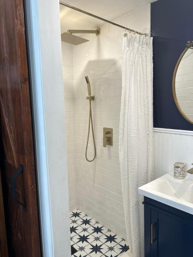 Adorable 1 Bedroom Cottage Nova York Exterior foto